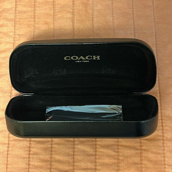 COACH Black Clam Shell Sunglass Case with Coach cleaning cloth - Picture 2 of 10